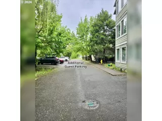 Photo #2: 23179617 Listing