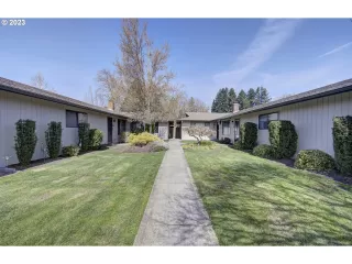 Photo #2: 23179991 Listing 