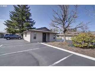 Photo #5: 23179991 Listing 