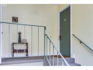 Photo #3: 23180639 Listing