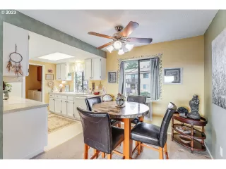 Photo #6: 23180639 Listing