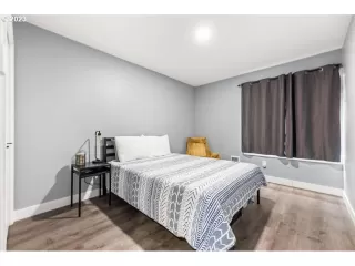 Photo #3: 23181376 Listing