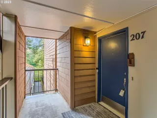 Photo #2: 23182319 Listing 