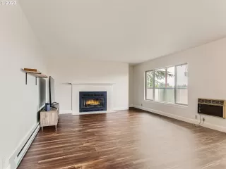 Photo #4: 23182319 Listing 