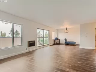 Photo #5: 23182319 Listing 