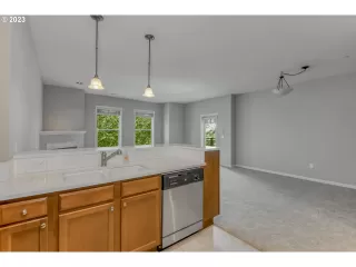 Photo #2: 23183426 Listing 