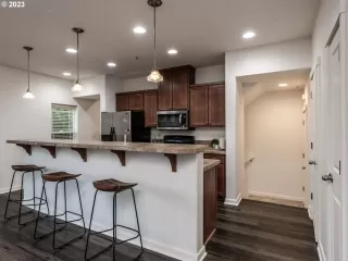 Photo #4: 23183999 Listing 