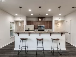 Photo #5: 23183999 Listing 