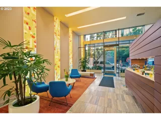 Photo #2: 23186078 Listing