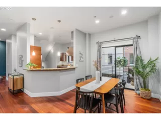 Photo #2: 23186315 Listing