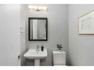 Photo #5: 23186315 Listing