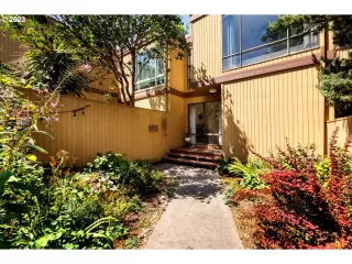 Photo #2: 23187212 Listing 