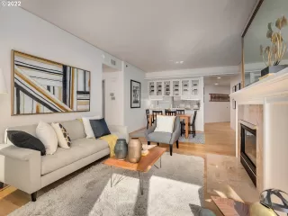 Photo #5: 23187899 Listing