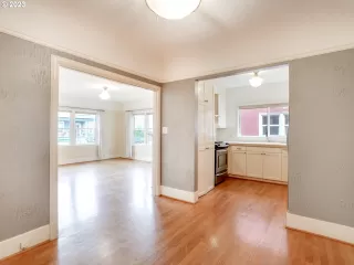 Photo #3: 23188046 Listing 