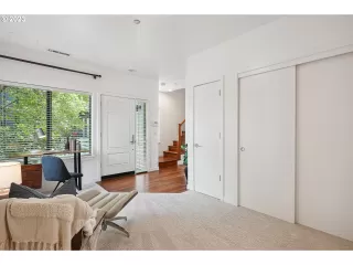 Photo #3: 23188169 Listing