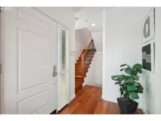 Photo #4: 23188169 Listing