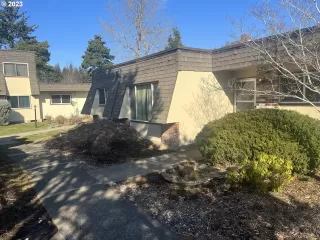 Photo #4: 23188511 Listing