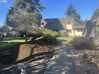 Photo #5: 23188511 Listing