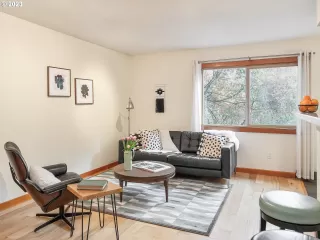 Photo #6: 23188581 Listing