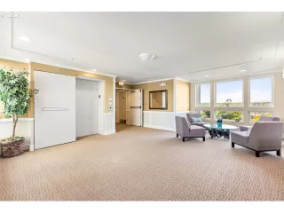 Photo #5: 23188927 Listing 