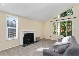 Photo #2: 23189563 Listing