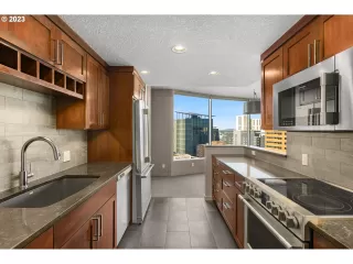 Photo #3: 23189977 Listing 