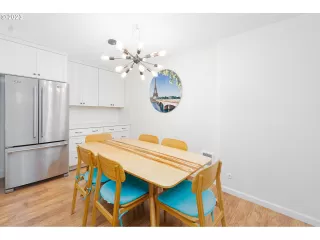 Photo #5: 23190710 Listing