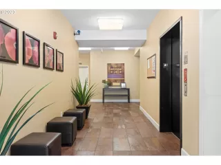 Photo #1: 23191084 Listing