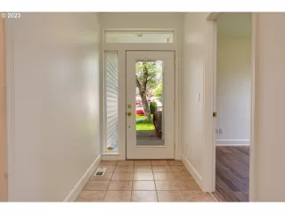 Photo #6: 23191313 Listing