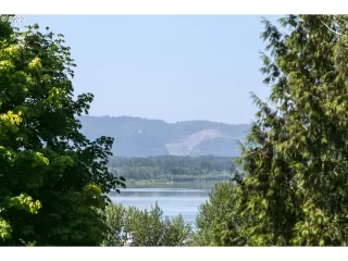 Photo #2: 23192346 Listing