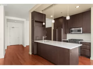 Photo #2: 23193389 Listing