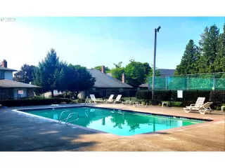 Photo #4: 23193685 Listing