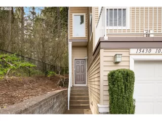 Photo #2: 23193771 Listing 