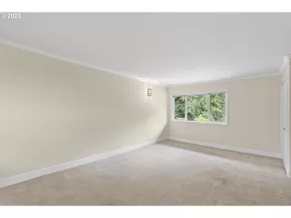 Photo #2: 23194261 Listing