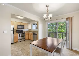 Photo #6: 23194261 Listing