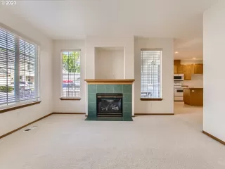 Photo #5: 23194479 Listing