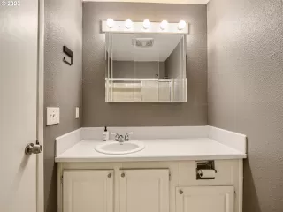 Photo #6: 23194510 Listing 