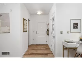 Photo #2: 23194756 Listing