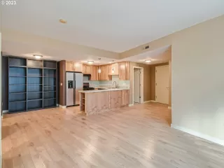 Photo #4: 23195025 Listing