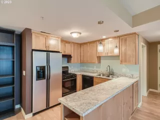 Photo #5: 23195025 Listing