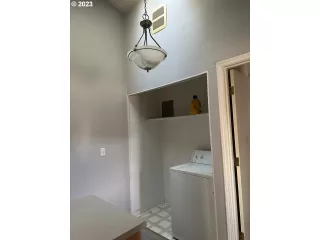 Photo #6: 23195447 Listing