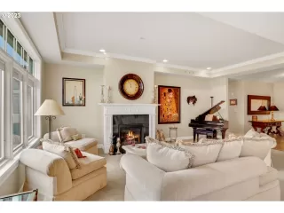 Photo #6: 23196642 Listing