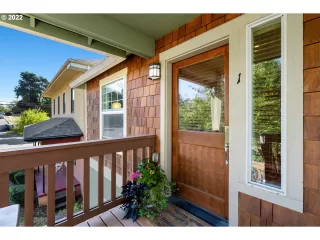 Photo #5: 23196688 Listing