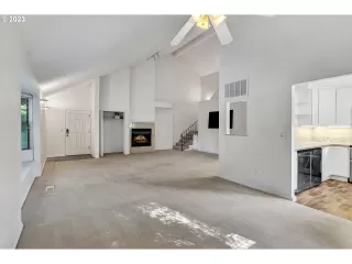 Photo #5: 23197330 Listing