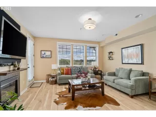 Photo #5: 23197349 Listing