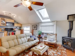 Photo #2: 23197653 Listing