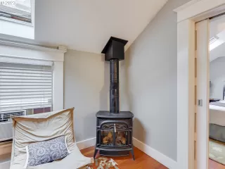 Photo #3: 23197653 Listing