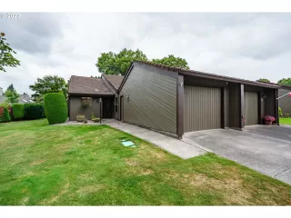 Photo #2: 23198000 Listing 