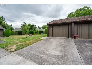 Photo #4: 23198000 Listing 