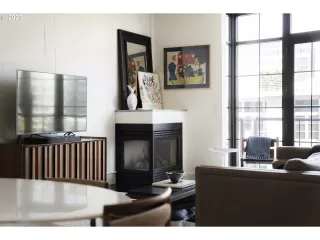 Photo #3: 23198443 Listing